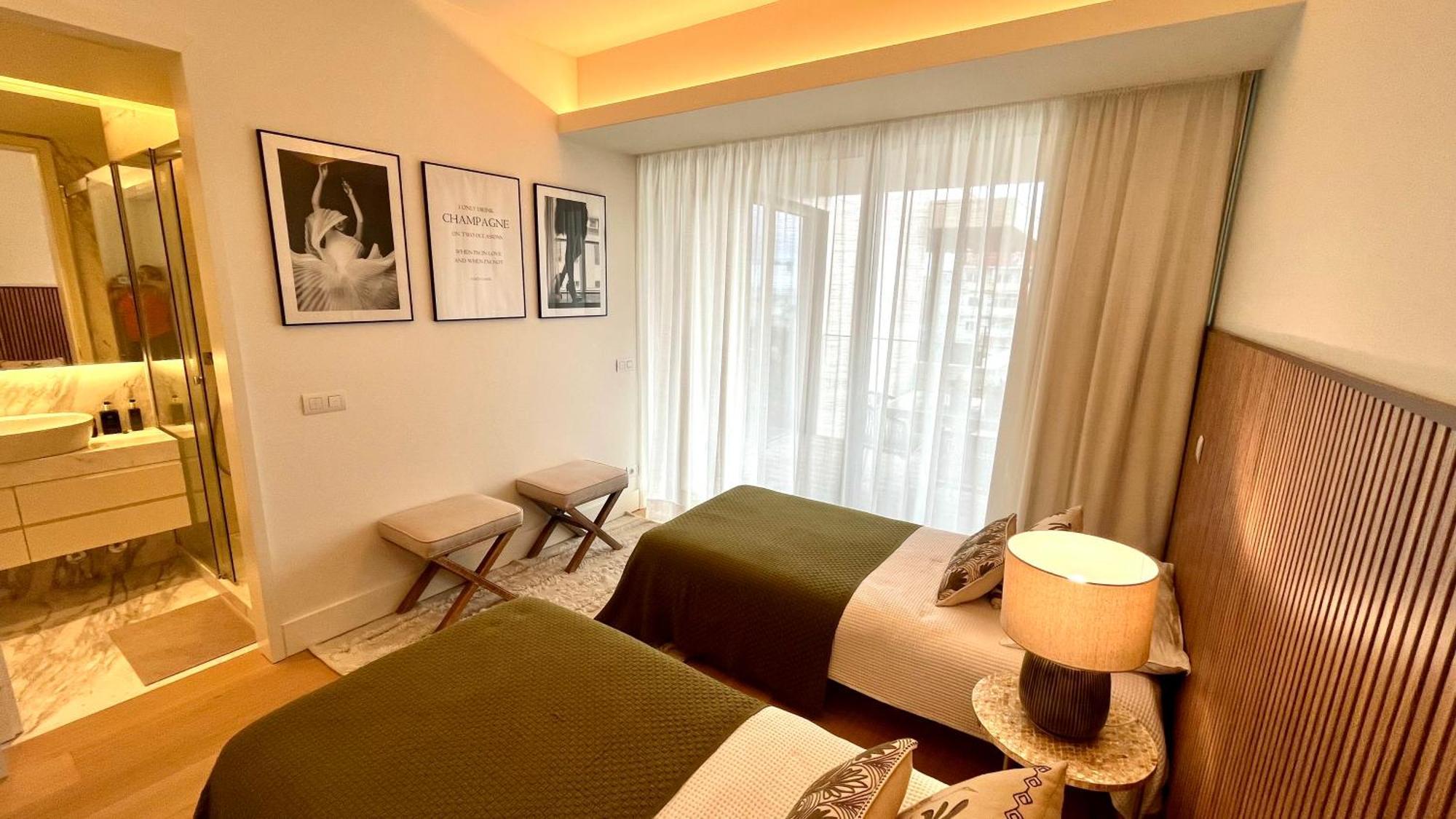 Apartment Luxurious 2 Bedrooms With Amenities In Center *